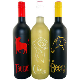 Im Weinpaket Unsere Süßen finden Sie die drei Klassiker der Weinkellerei Hohenlohe: Beerus, Taurus und Chéri