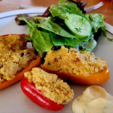 Gefüllte Paprika mit Curry Couscous